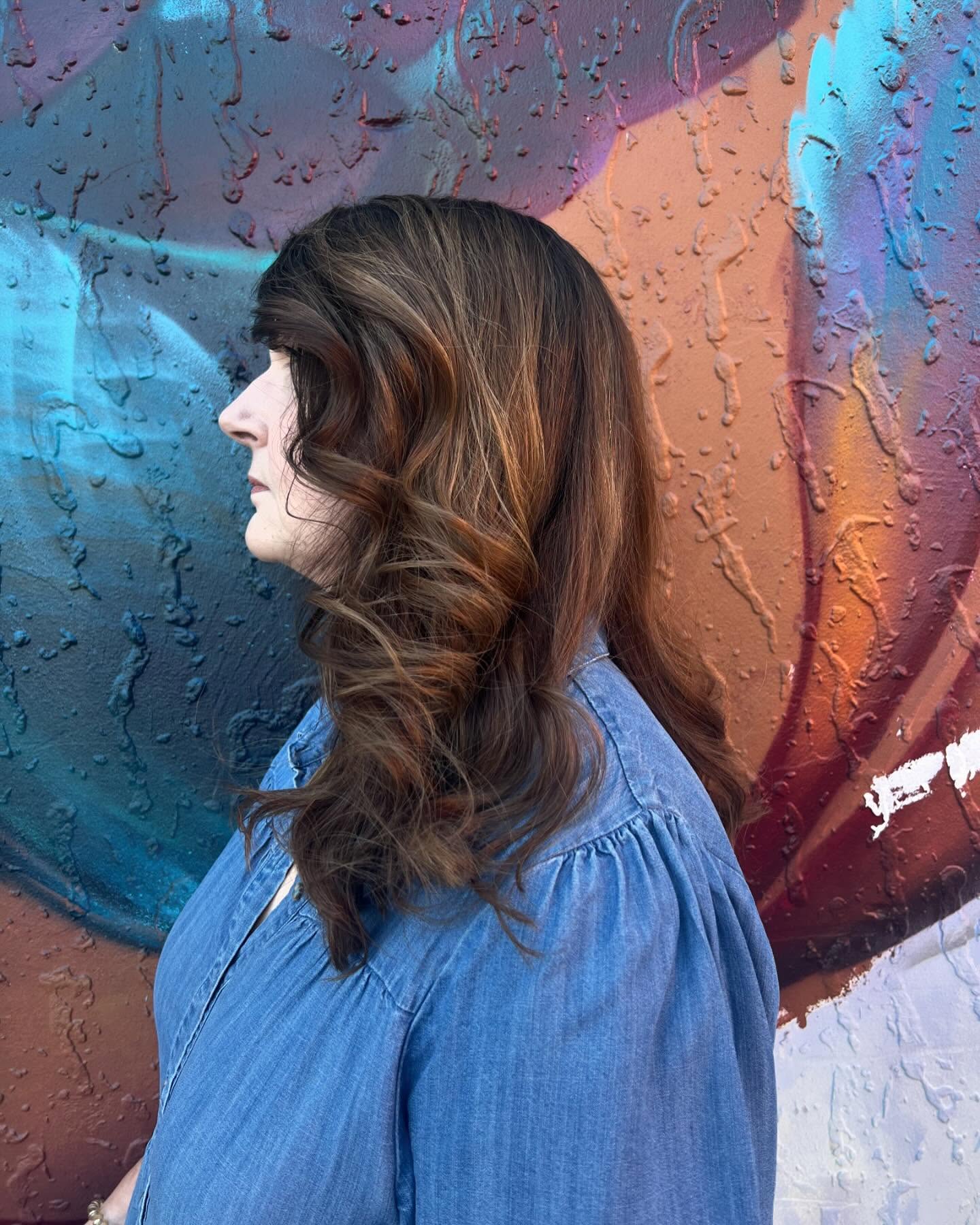 22+ Chic Medium Curly Hairstyles For Women Over 60 That Are Easy To